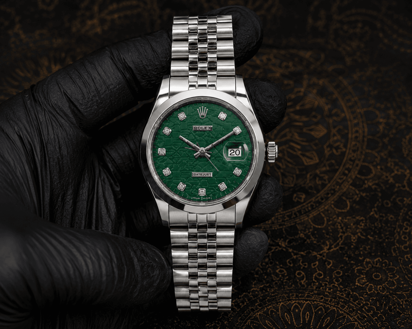 Luxury Silver Stainless Steel Watch – Green Dial | Date Display | Premium Men's Watch